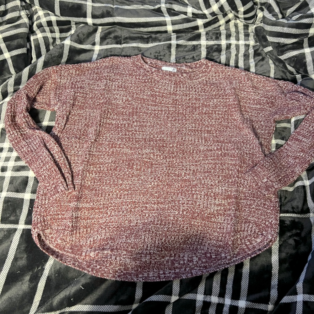 maroon knit sweater by SO